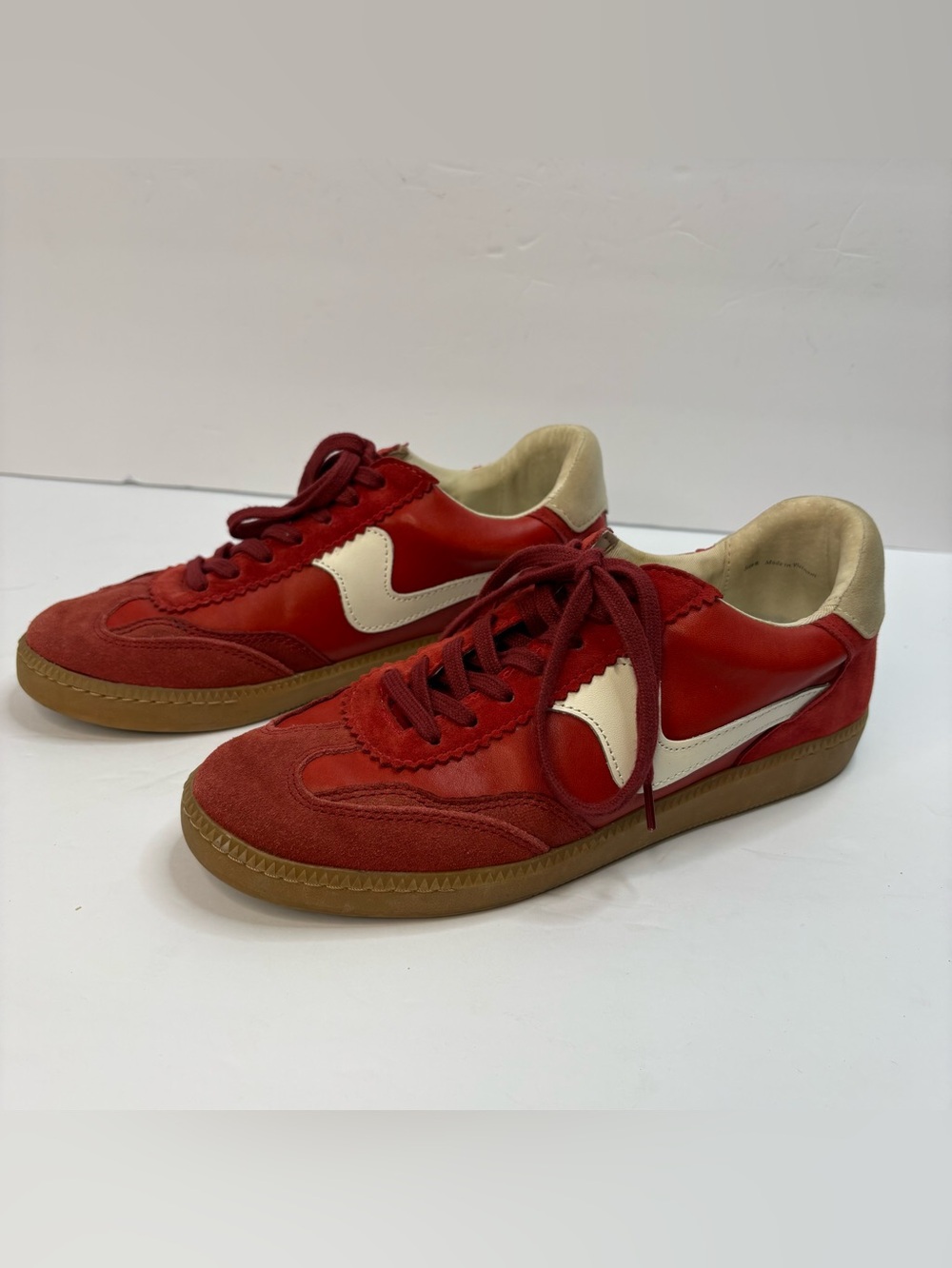 Dolce Vita Red & Cream Leather Sneakers Women’s 8 Retro Gum Sole Scalloped